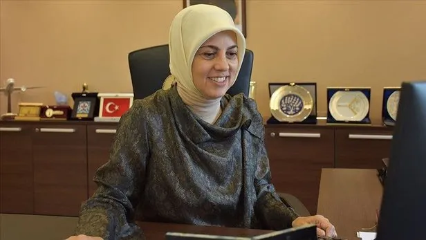 chpli-ozgur-ozelin-basortusu-nefreti-merve-kavakcinin-kizi-fatma-gulham-abusahanaba-vampir-diyerek-kin-kustu-1624033893987.jpeg