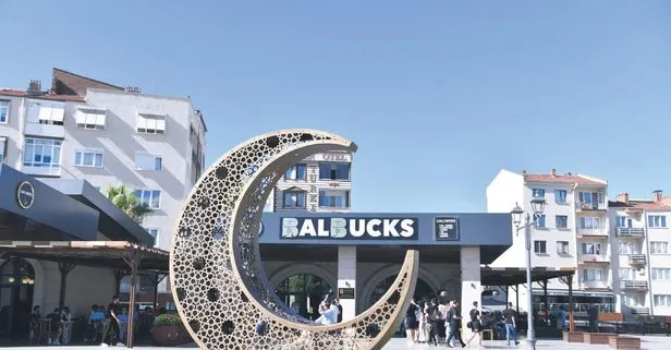 Balıkesir’in fendi dünya markasını yendi! Türk kahvesinin en gözde mekanı BALBUCKS...
