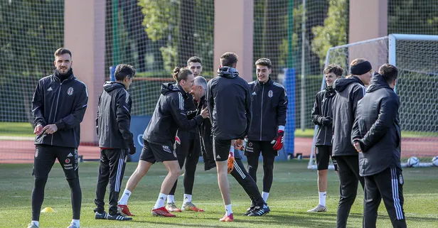 Beşiktaş'ta Rachid Ghezzal sakatlığı nedeniyle Antalya kampından ayrıldı