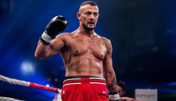 75-profesyonel-macta-yenilmeyen-boksor-musa-askan-yamak-kalbine-yenildi-1652651566669.jpg 75 profesyonel maçta yenilmeyen boksör Musa Askan Yamak kalbine yenildi-2