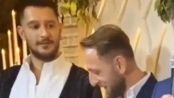 kadir-dogulunun-nisan-torenindeki-hallerini-olay-oldu-uraz-kaygilaroglu-neye-ugradigini-sasirdi-kendini-zor-tu-1664820057568.jpg Kadir Doğulu'nun nişan törenindeki hallerini olay oldu! Uraz Kaygılaroğlu neye uğradığını şaşırdı! Kendini zor tuttu-5