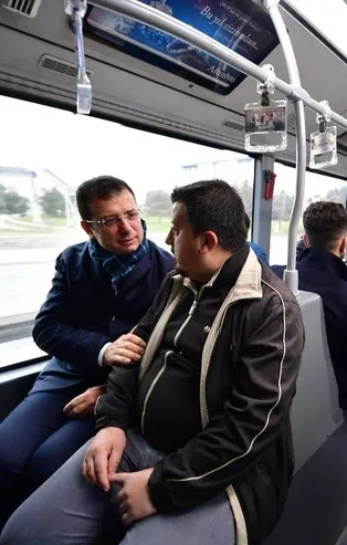 Metrobüslerdeki tıka basa yolculuk vatandaşı isyan ettirdi! "Ekrem İmamoğlu şimdi binemez bile”