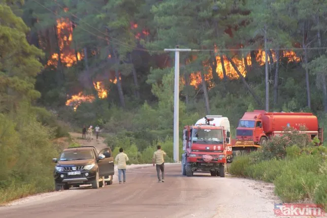 Manavgat’taki orman yangınında metrelerce yükselen alevler böyle görüntülendi