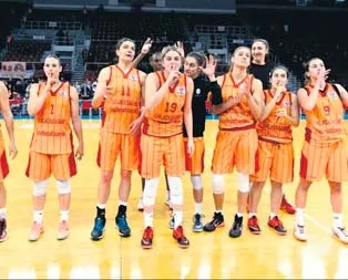 Otel parasını ödeyemeyince rehin kaldılar!