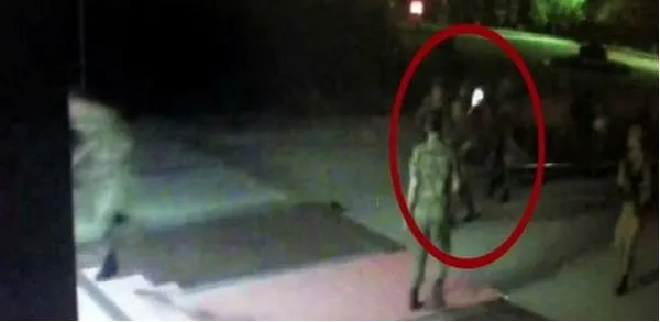 1689460299676.jpeg Emekli Korgeneral Zekai Aksakallı aziz kahraman Ömer Halisdemir'e şehadet emrini verdiği anları anlatırken gözyaşlarını tutamadı-4
