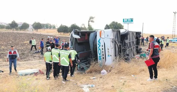 Yolda acı var! Yolcu otobüsü devrildi: 6 ölü, 35 yaralı