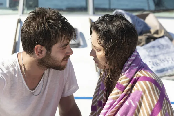 vermem-seni-ellere-7-bolumuyle-nefes-kesti-zelis-mehmet-ile-ilgili-gerceklerle-yuzlesti-1690795004724.jpg Vermem Seni Ellere 7. bölümüyle nefes kesti! Zeliş, Mehmet ile ilgili gerçeklerle yüzleşti!-6