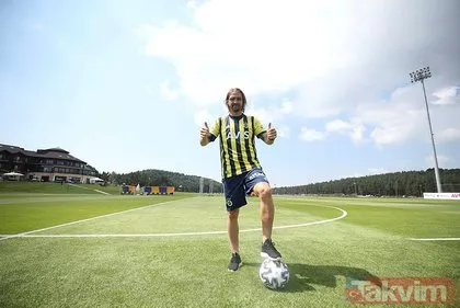 Fenerbahçe’ye transferi olay yaratmıştı! Caner Erkin Beşiktaş taraftarına neden diz çöktü açıkladı...