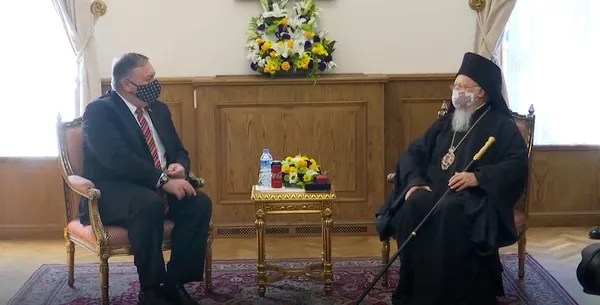 abd-disisleri-bakani-mike-pompeo-ve-fener-rum-patrigi-bartholomeos-koronaya-ragmen-tokalasti-1605604128562.jpg