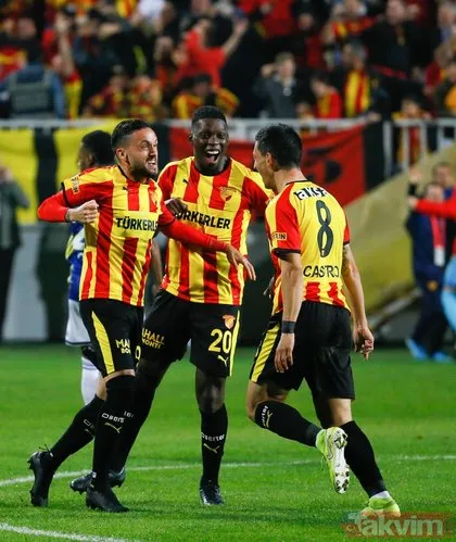 Göztepe-Fenerbahçe maçına damga vuran penaltı kararı! Taraftar isyan etti