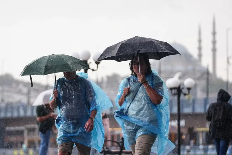 Meteoroloji'den 5 ile sarı 2 ile turuncu kodlu uyarı (Takvim Foto Arşiv)