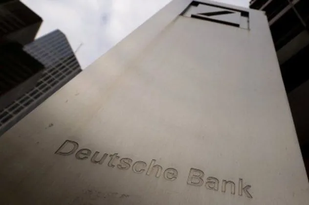 Deutsche Bank’ın kredi notu düşürüldü