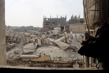 Filistinlilere ait evleri ve ahırları yıktı