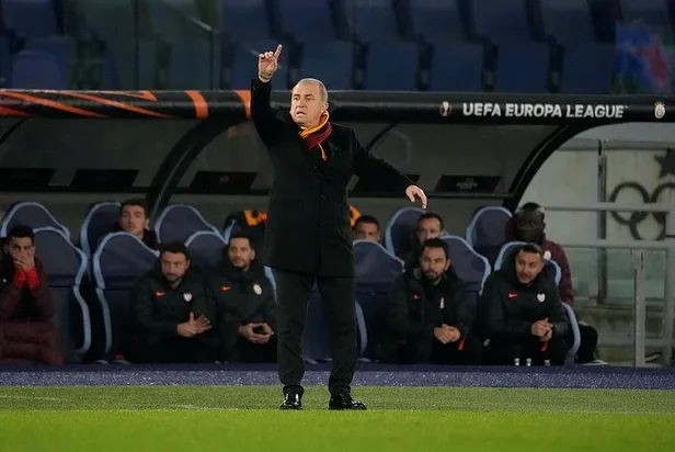 tarihi-fiyasko-kapida-galatasaray-kotu-bir-rekora-kosuyor-1640356933135.jpeg Tarihi fiyasko kapıda! Galatasaray kötü bir rekora koşuyor...-2