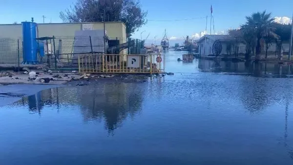 İskenderun'da alarm: Deniz seviyesi yükseldi-5