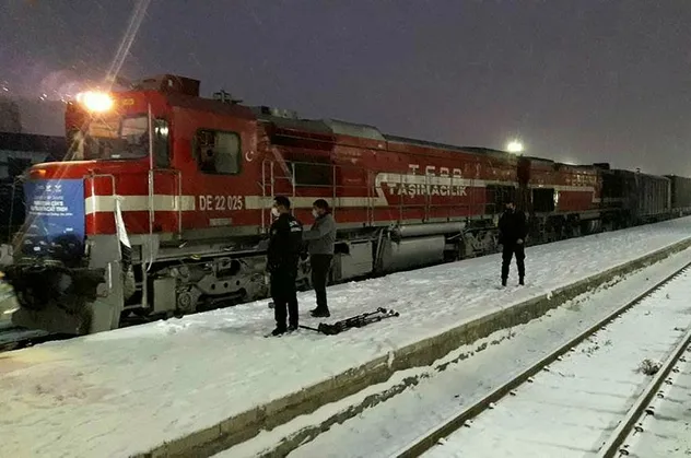 Türkiye'den Çin'e giden 50 ton yüklü ihracat treni, Kars'a vardı