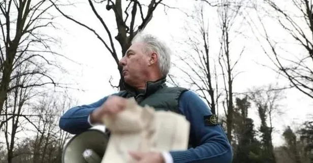 Avrupa'da İslam düşmanlığı bitmiyor | Bu sefer Hollanda'da ortaya çıktı! Polislerin gözü önünde Kur'an-ı Kerim'e çirkin saldırı