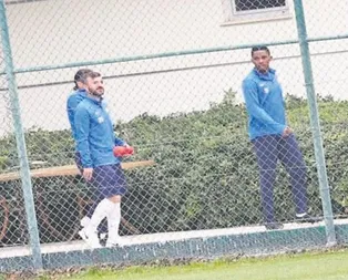 Samuel Eto’o Beşiktaş’ın idmanını izledi!