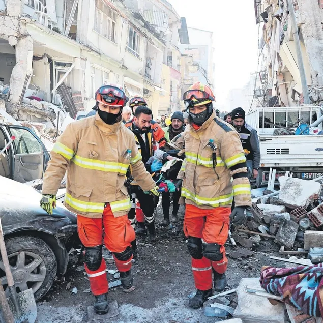 Biz bu yazıya tutunacağız