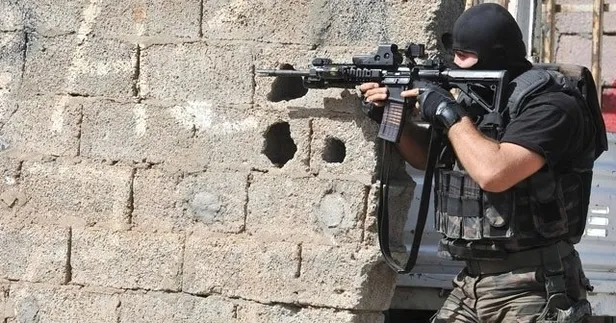 poh-nasil-olunur-kadin-erkek-polis-ozel-harekat-olma-sartlari-nelerdir-kimler-poh-olamaz-2022-maaslari-1649695736995.jpeg PÖH NASIL OLUNUR KADIN-ERKEK? Polis Özel Harekat olma şartları nelerdir, kimler PÖH olamaz? 2022 maaşları...-4