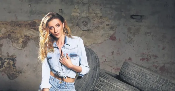 Babasını kaybeden Özge Ulusoy'un acısı dinmiyor! Paylaşımı yürek yaktı