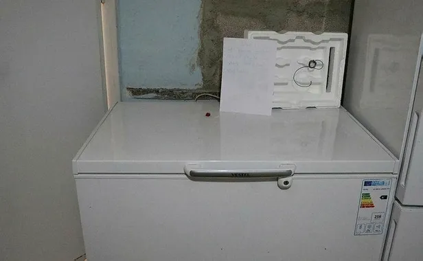 hirsizin-notu-saskina-cevirdi-girdigi-evde-kiymali-yumurta-yapip-dus-aldi-1652513988592.jpeg Hırsızın notu şaşkına çevirdi! Girdiği evde kıymalı yumurta yapıp, duş aldı...-2