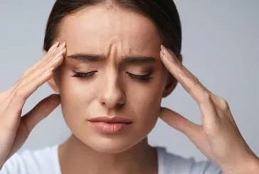 Baş ağrısı ne zaman tehlikelidir? Beyin tümörü şüphesinde 6 kritik sinyal!