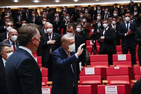 son-dakika-baskan-recep-tayyip-erdogandan-turkiye-genc-is-adamlari-konfederasyonu-tugik-genel-kurulunda-onemli-1643803288603.jpg SON DAKİKA: Başkan Recep Tayyip Erdoğan'dan Türkiye Genç İş Adamları Konfederasyonu (TÜGİK) Genel Kurulu'nda önemli açıklamalar: Dün gece inlerine girdik-7