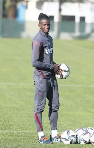 Trabzonspor'un tecrübeli stoperi Edgar le önemli açıklamalarda bulundu