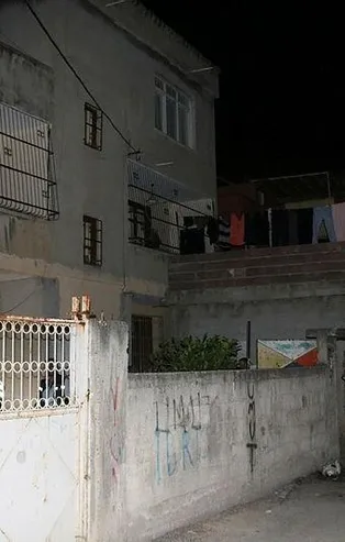 Adana'da bir eve el yapımı patlayıcı atıldı