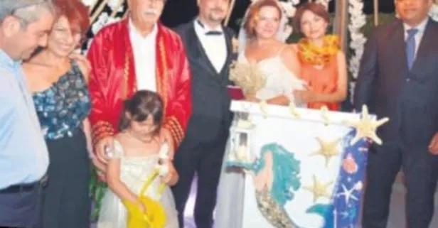 CHP’li Çanakkale Belediye Başkanı Ülgür Gökhan yeni bir skandala imza attı! Yangından kaçtı düğüne koştu! Utanmadan üzerine paylaşım yaptı