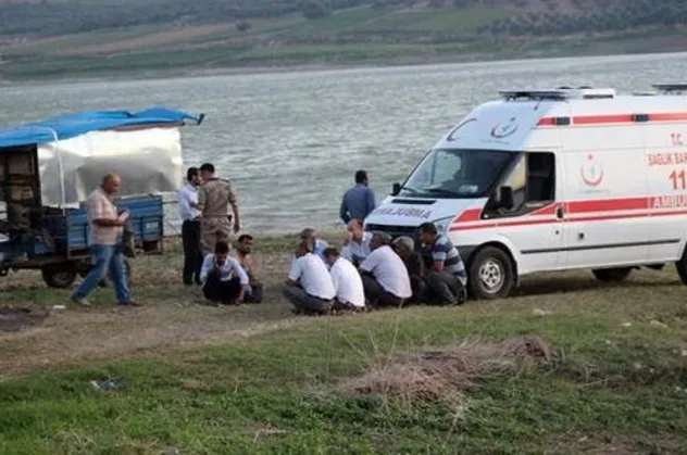 Hatay'da baraj göletine giren baba ve üvey iki kızı kayboldu