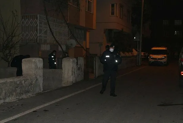 kayseride-bir-sahis-kavga-sirasinda-kendisini-silahla-vurdu-1608929681779.jpeg Kayseri'de bir şahıs kavga sırasında kendisini silahla vurdu-2