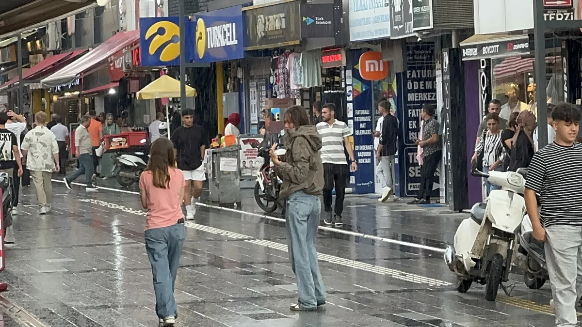 HAVA DURUMU | Eyyam-ı Bahur öncesi serinleme vakti! İstanbul dahil birçok ile yağış geliyor! Sıcaklıklar 3-5 derece düşecek | 30 Temmuz 2024 hava durumu