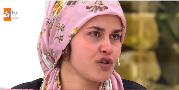 esra-erolda-bir-annenin-kahreden-isyani-hamileyken-sokaga-atildi-basina-gelmeyen-kalmadi-hem-evlat-acisi-yasad-1650386143948.jpg Esra Erol’da bir annenin kahreden isyanı! Hamileyken sokağa atıldı başına gelmeyen kalmadı! Hem evlat acısı yaşadı hem tecavüze uğradı-7