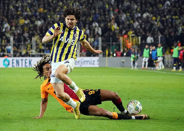 fenerbahce-galatasaray-derbi-canli-mac-izle-fb-gs-derbi-maci-canli-izle-bedava-kesintisiz-sifresiz-derbi-canli-1703429176178.jpg Fenerbahçe Galatasaray derbi MAÇ SONUCU | FB -GS derbi maçı kaç kaç bitti? İşte goller ve maç özeti...-4