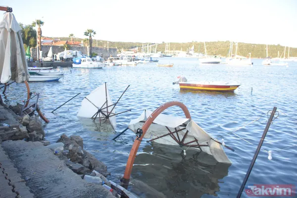 İzmir Seferihisar'da meydana gelen depremin yarattığı yıkım sabah havadan görüntülendi - 40