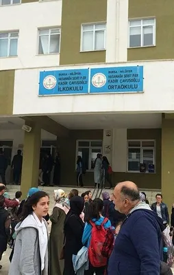 Polis memuru veli okulda dehşet saçtı