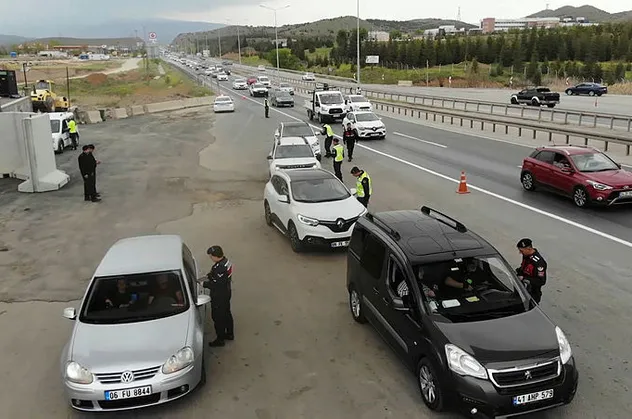 Kilit kavşakta kayıpsız bayram! 43 ilin geçiş noktasında denetimler sonuç verdi