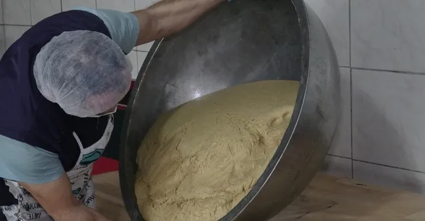 Geleneksel yöntemle üretiyor! Helva kapasitesi 1500 kiloya kadar çıkabiliyor