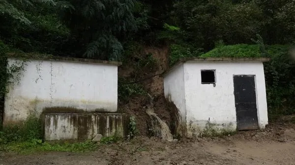 Karadeniz'de sağanak yağış etkili oluyor! Trabzon'da ırmak taştı Rize'de heyelan meydana geldi-4