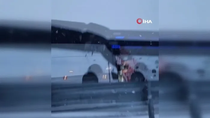 Son dakika: Kars Sarıkamış'ta feci kaza! Otobüs kontrolden çıktı: Ölü ve yaralılar var! Valilikten açıklama-2