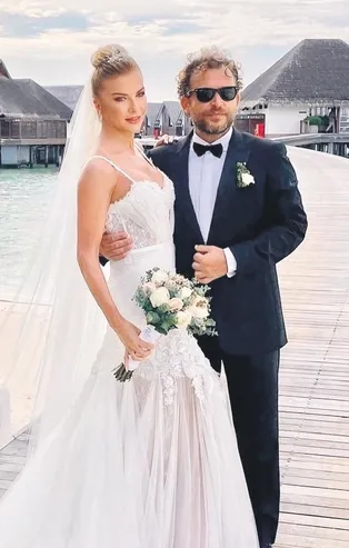 Maldivler'de bulunan Ivana Sert ve Sezer Dermenci'den sürpriz haber! Sevenleri şaştı kaldı