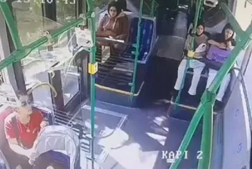 Başakşehir'deki feci kazanın görüntüleri ortaya çıktı :İETT otobüsünün içinde çocuğunu böyle korumuş...
