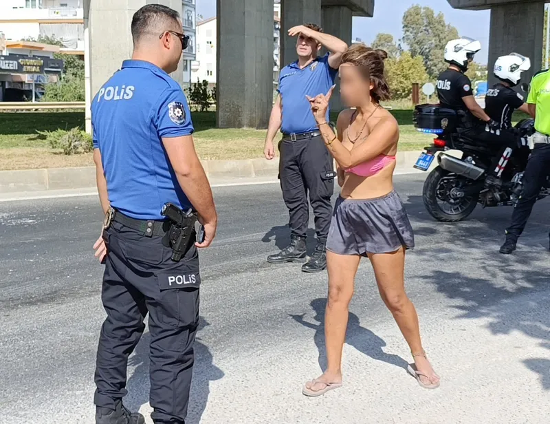 Bikinili kadın, polis ekiplerine tehditler savurdu (İHA)