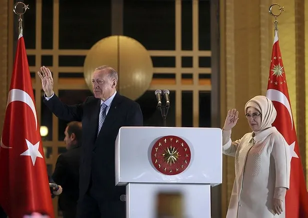 rus-medyasi-baskan-erdoganin-secim-zaferine-genis-yer-verdi-erdogan-turkiye-yuzyilini-ilan-etti-1685317382008.jpeg