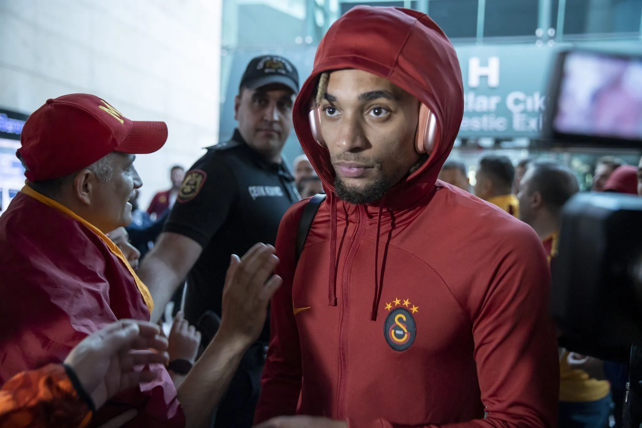 Galatasaray'dan taraftara müjde! 2 transfer kampa yetişiyor - 13