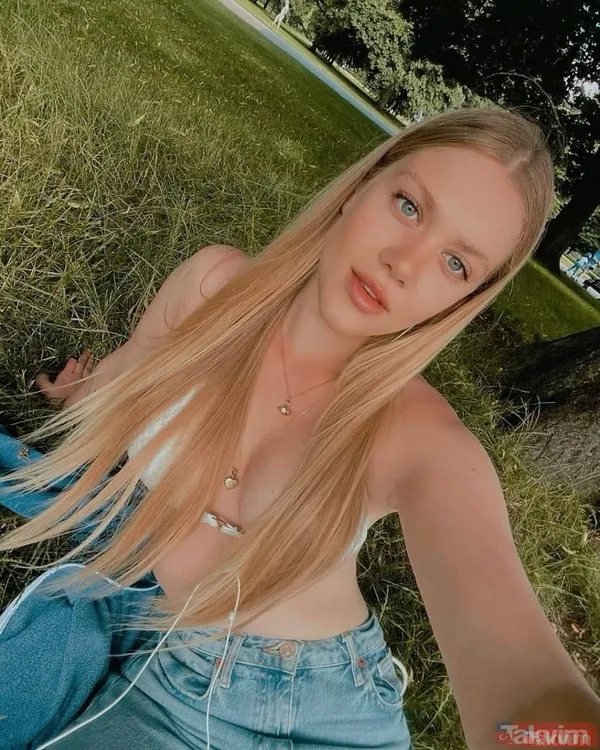 'Bombala kardeş' Serel Yereli derin dekolteli mayosuyla paylaştı Aleyna Tilki'nin eli ayağı birbirine karıştı 'ben bir çıtayım' - 24