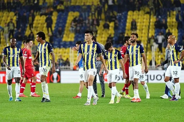 Sadece Enner olmadı Fener! Kanarya evinde Antwerp'e takıldı...