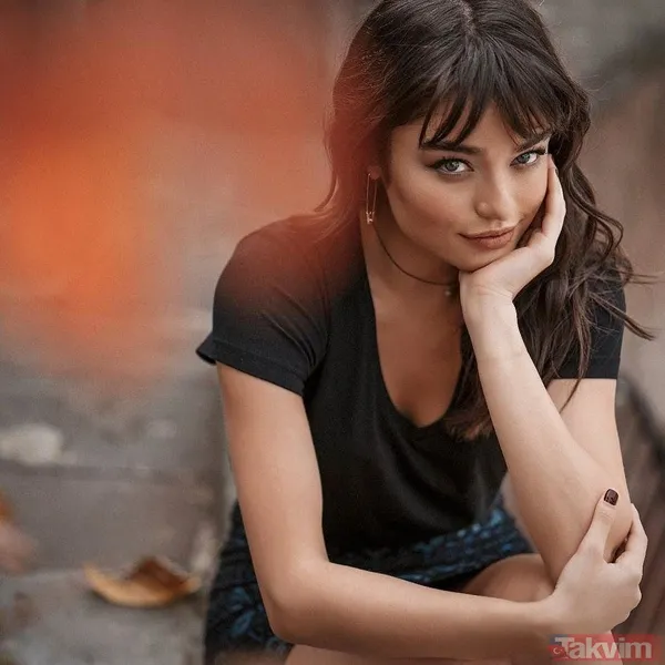 Ayça Ayşin Turan'ın bir dergi çekimine ait olan karesi kısa sürede çok sayıda sosyal medya kullanıcısı tarafından yoğun ilgi gördü.